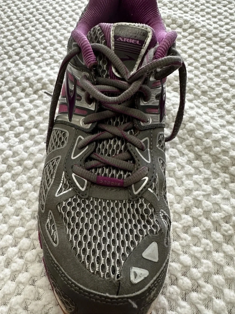 Brooks Ariel 14 Women’s Size 9.5 Gray/Purple Tennis Shoes